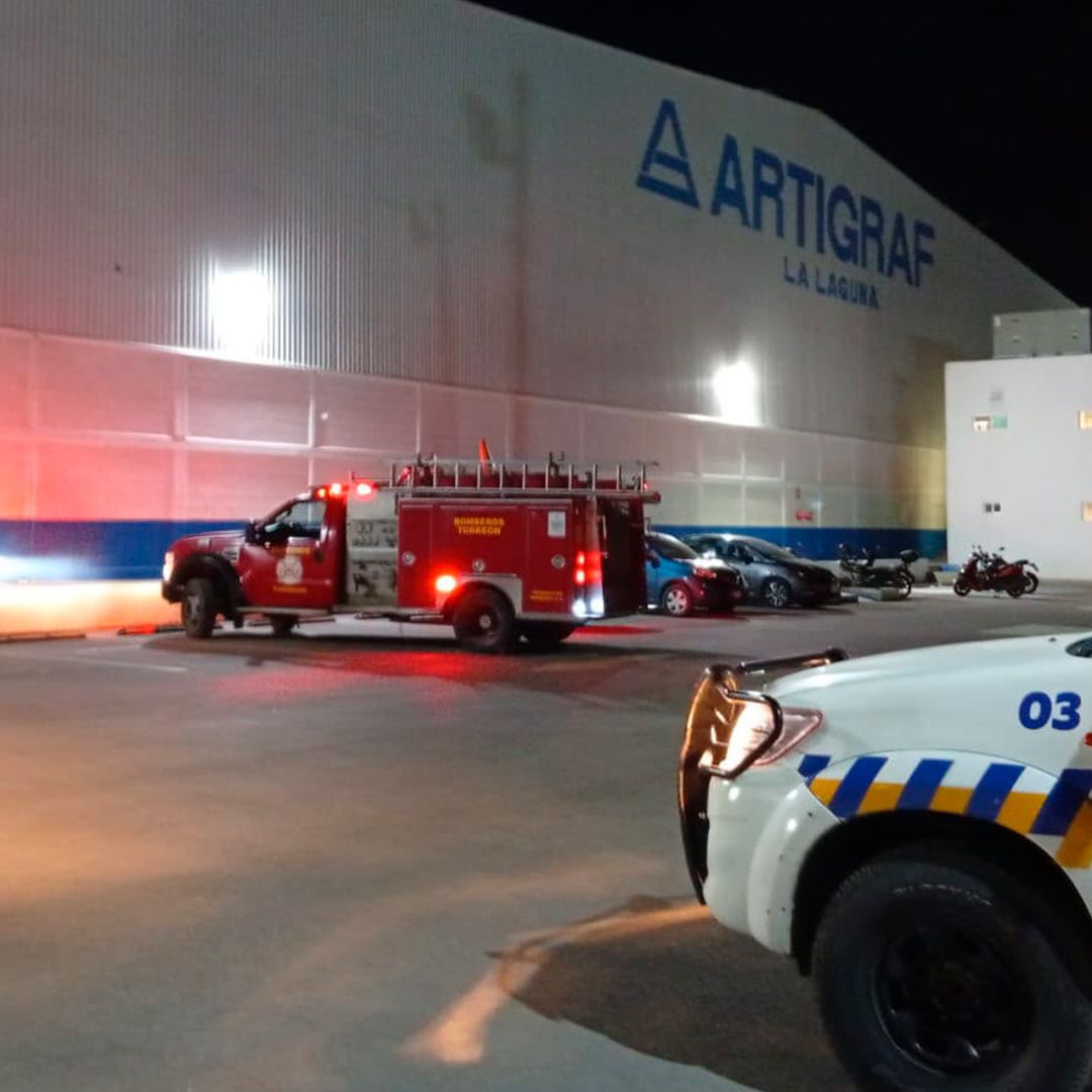 El trabajador sufrió de graves dentro de una empresa ubicada en Paseo de la Amistad en Torreón